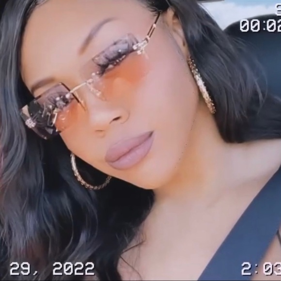 Sunglasses 5pc set: sunglasses, cloth, bags case(2) - Picture 6 of 8